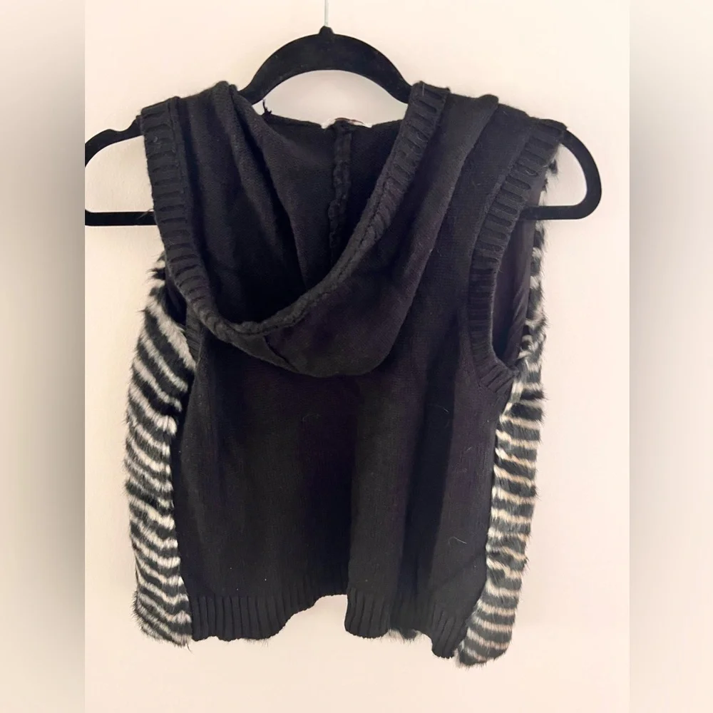 Ella Moss Girls Size 10 Faux Fur Hooded Chevron Vest Black White